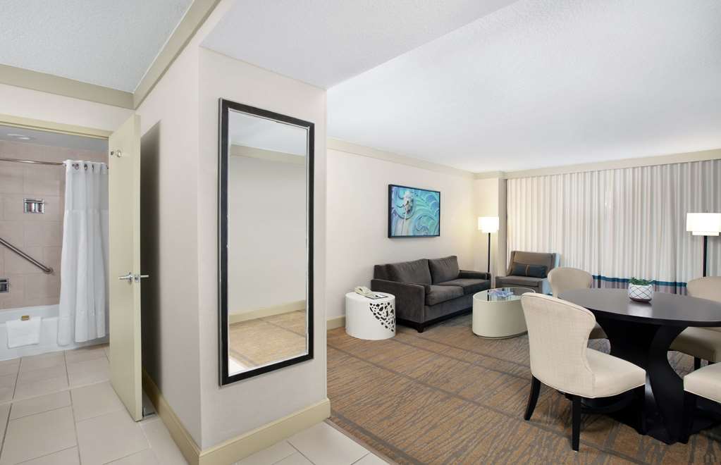 Фото Doubletree by Hilton Hotel Miami Airport & Convention Center