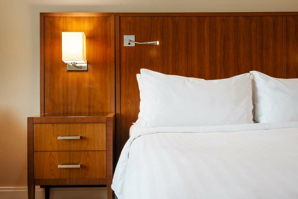 Фото Radisson RED London Twickenham