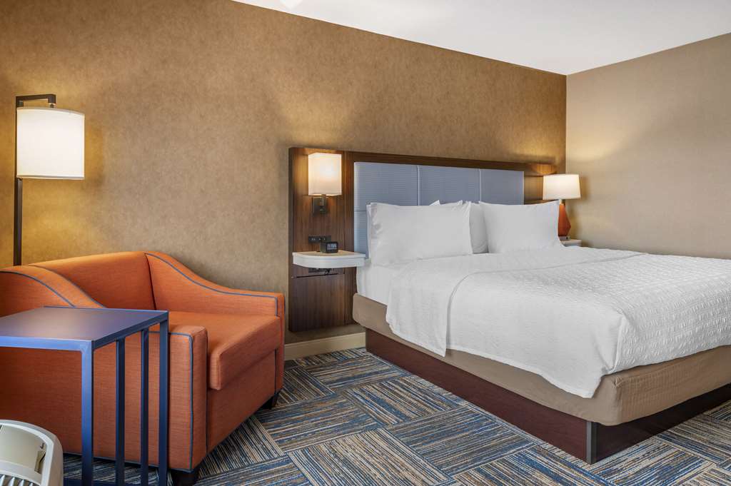 Фото Hampton Inn Greenfield