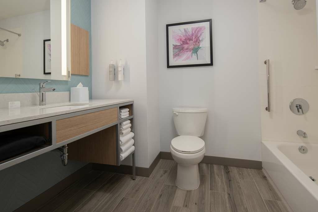 Фото Holiday Inn Express Hotel & Suites Tacoma Downtown, an Ihg Hotel