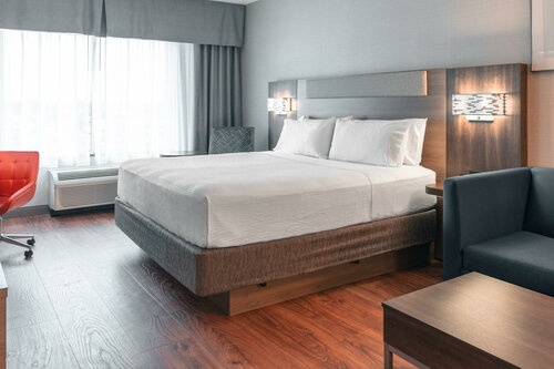 Гостиница Holiday Inn Express Hotel & Suites Kingston в Кингстоне