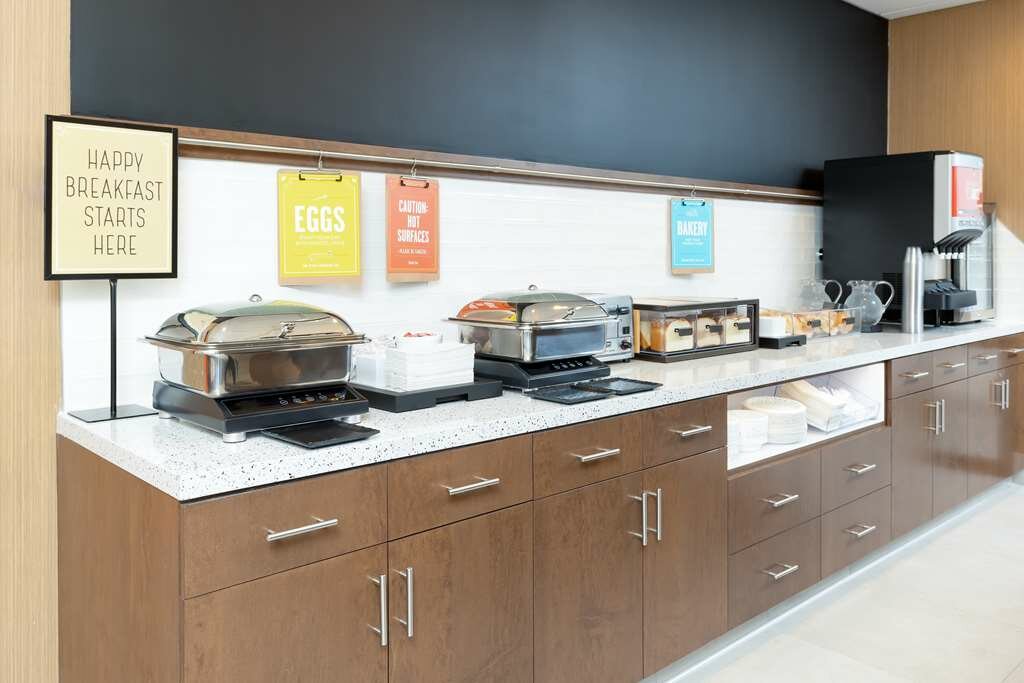 Фото Hampton Inn & Suites Santa Rosa Sonoma Wine Country