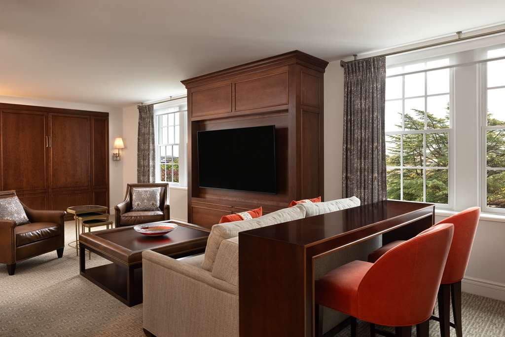 Фото Hotel Roanoke & Conference Ctr, Curio Collection by Hilton