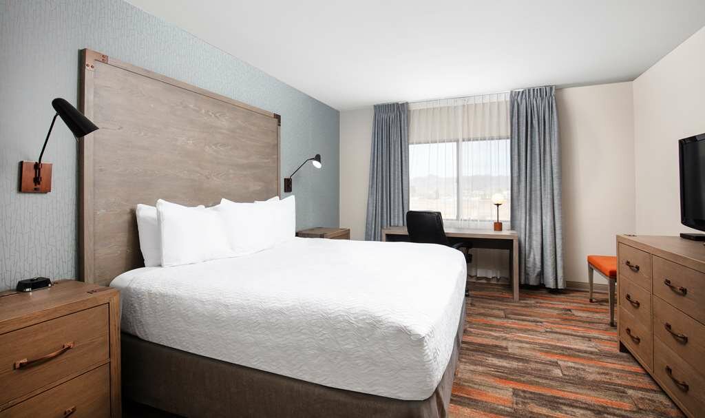 Фото Best Western Plus King's Inn & Suites