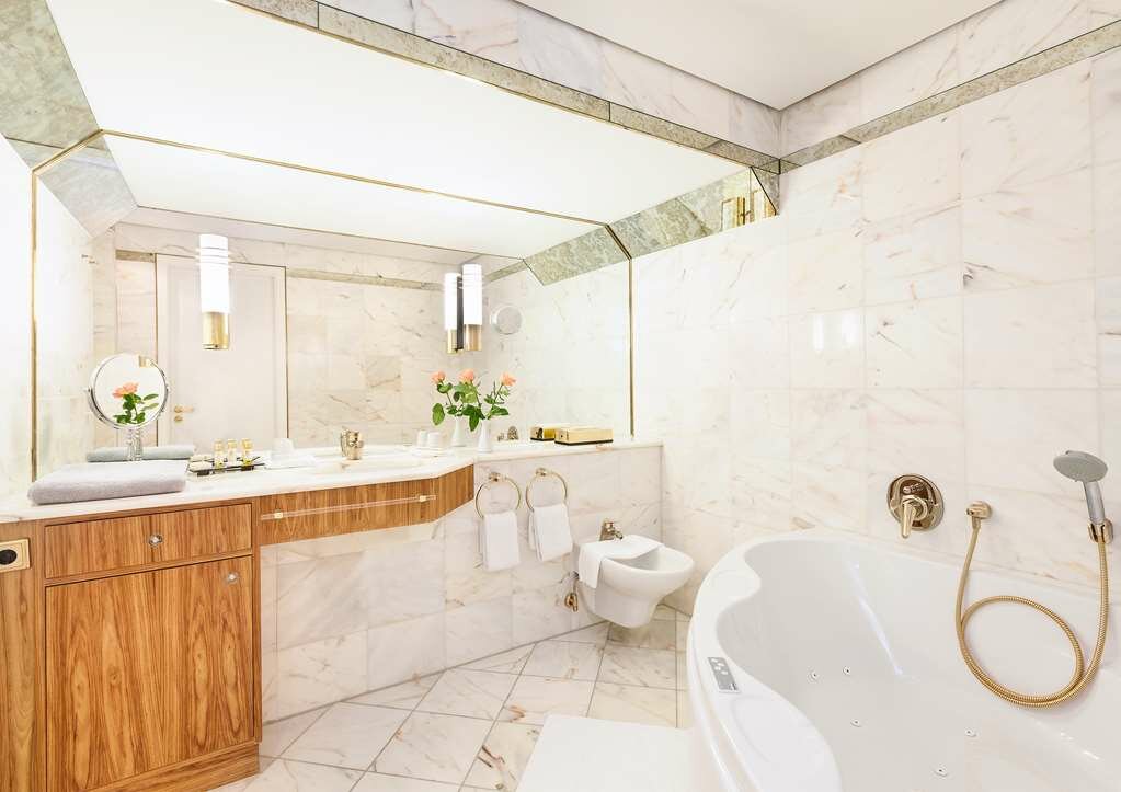 Фото Best Western Premier Grand Hotel Russischer Hof