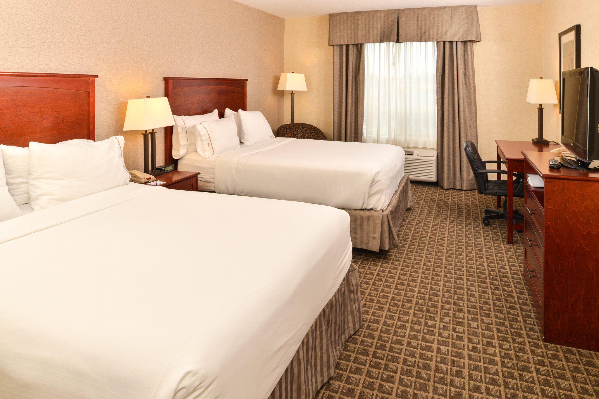 Фото Holiday Inn Express and Suites Edmonton North