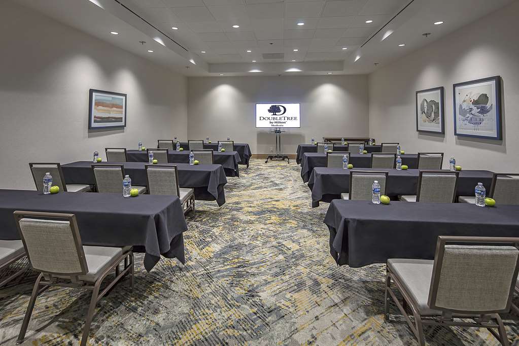 Фото DoubleTree by Hilton Hotel Modesto