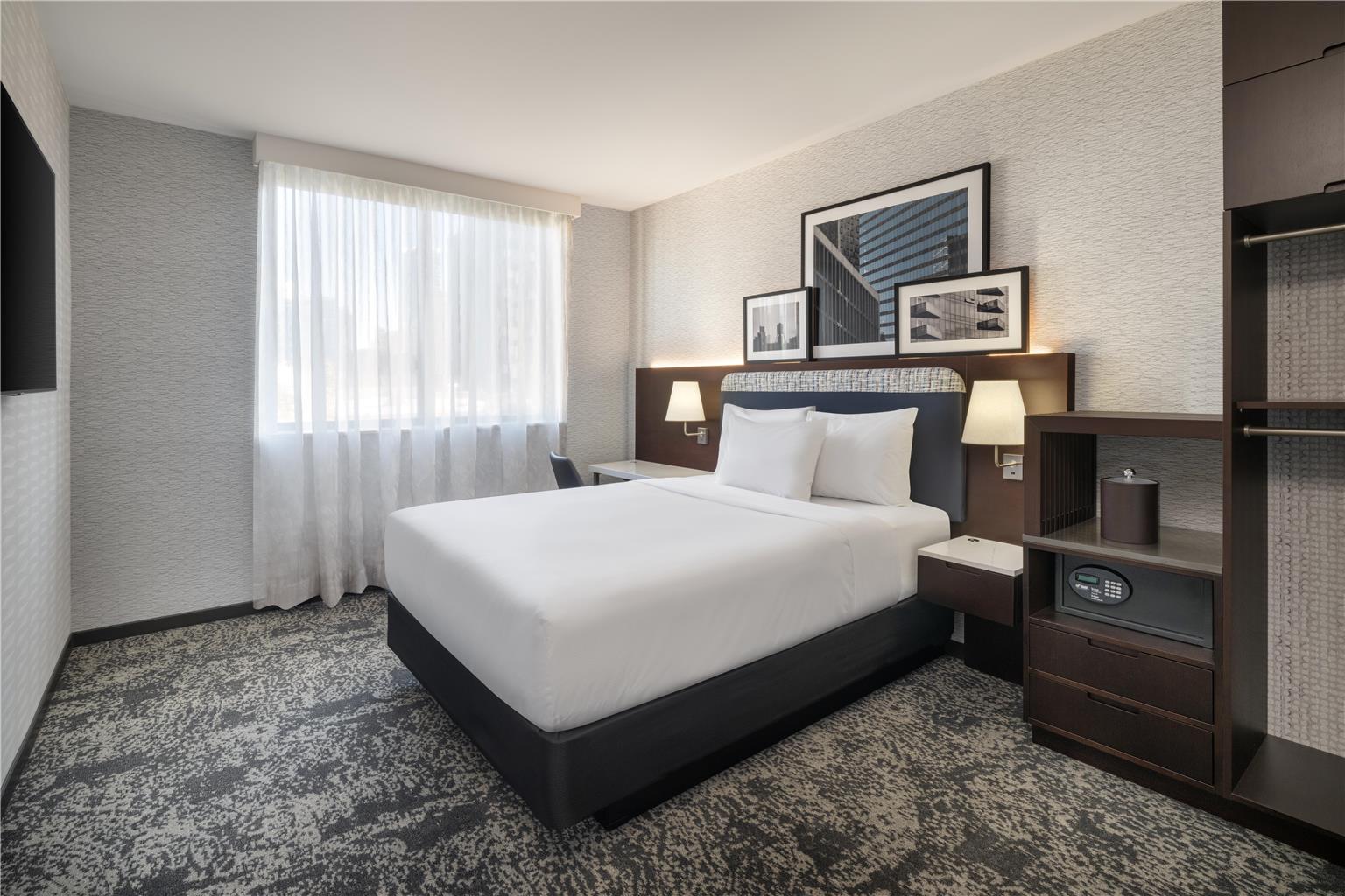 Фото DoubleTree by Hilton Long Island City New York