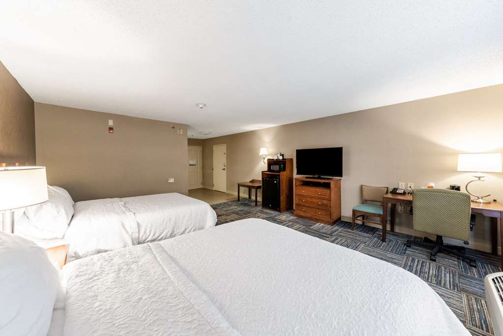 Фото Hampton Inn Greenfield