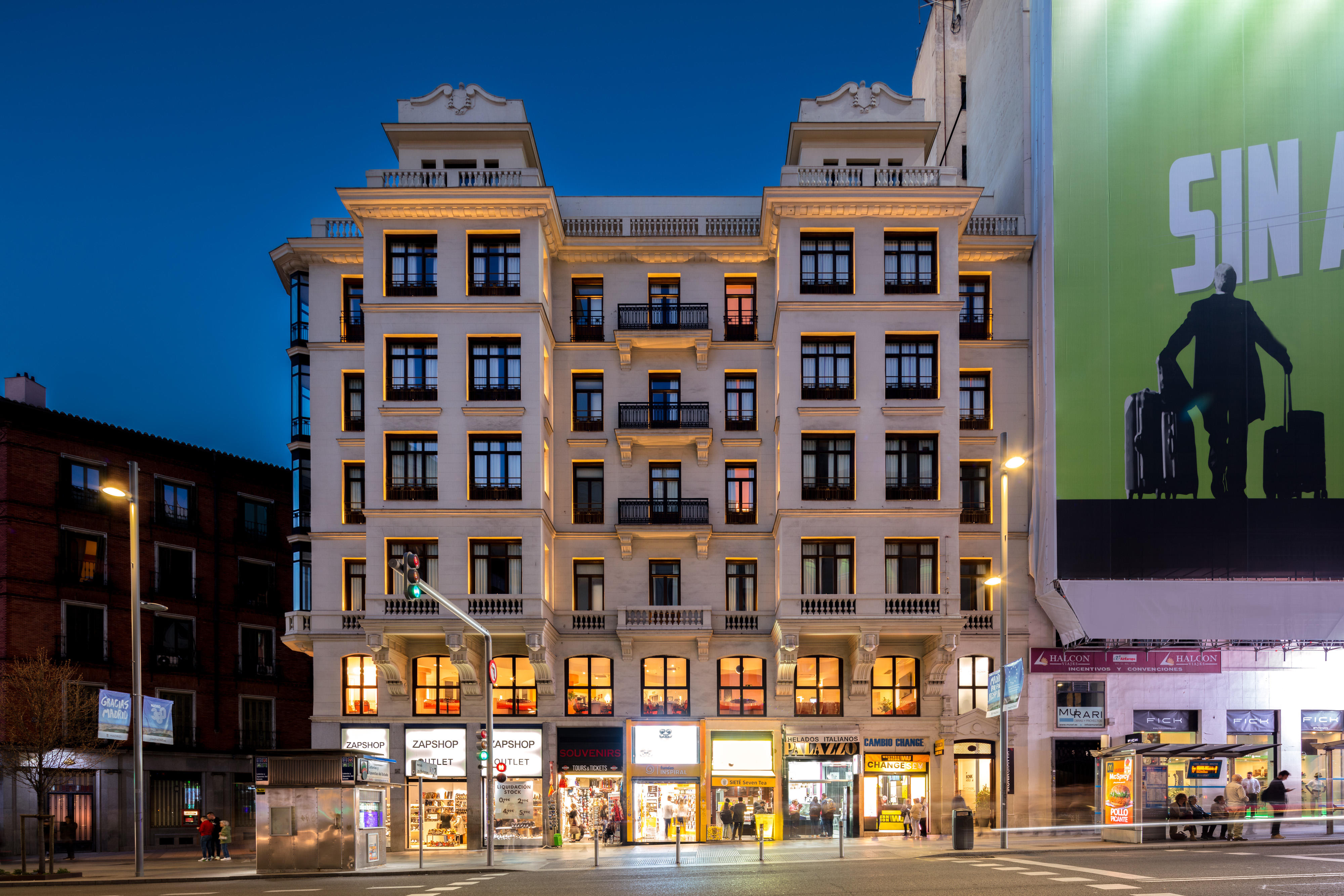 Фото Ikonik Gran VIA