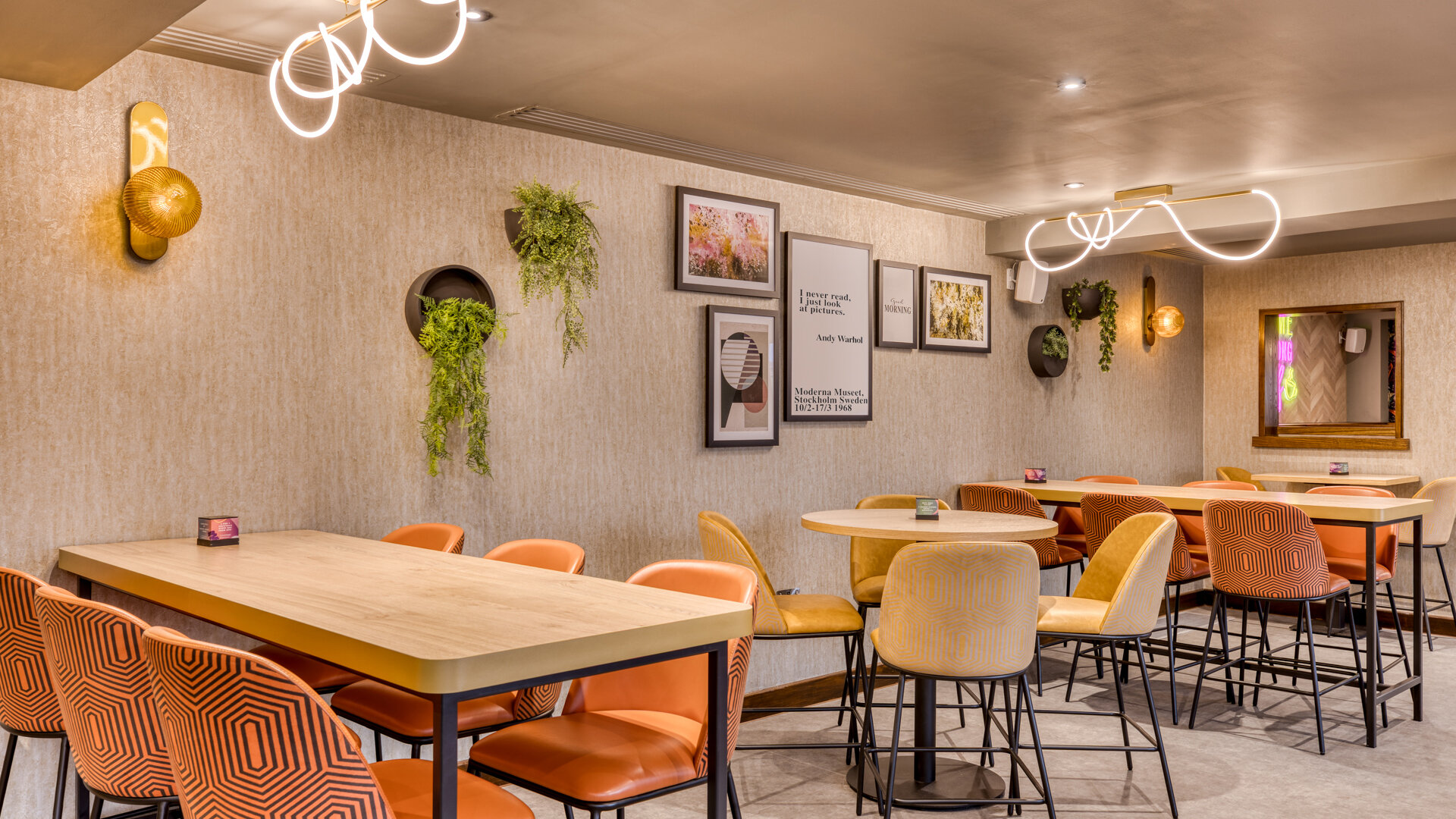 Фото Premier Inn London St. Pancras