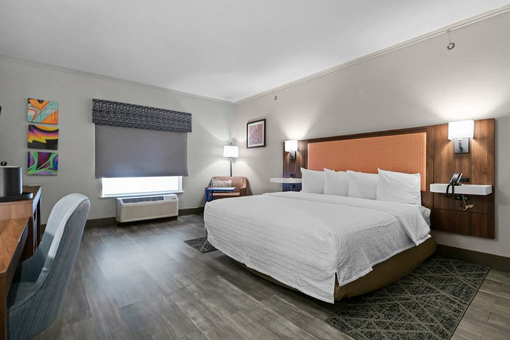 Фото Hampton Inn Seguin