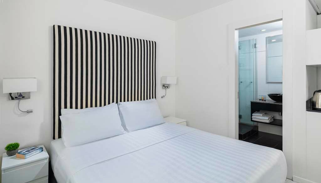 Фото Best Western Regency Suites Hotel