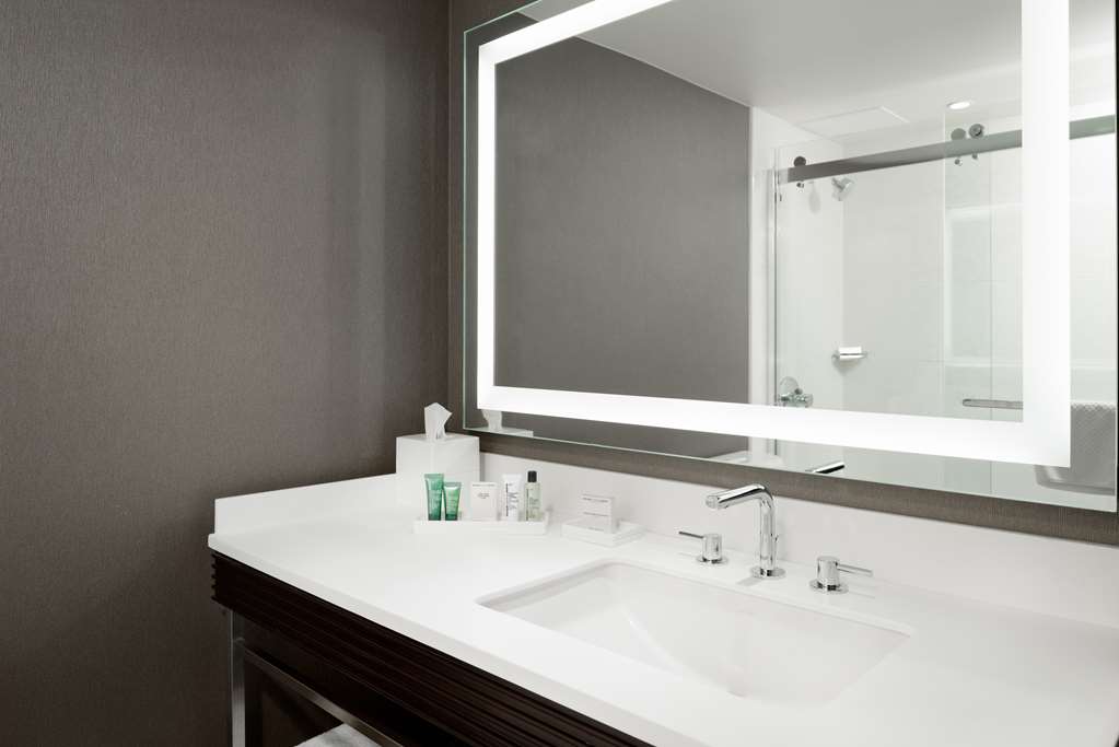 Фото Hilton Woodland Hills/Los Angeles