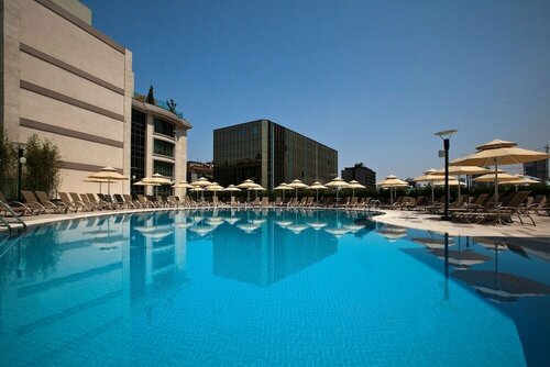 Гостиница Radisson Blu Hotel İstanbul Şişli в Шишли