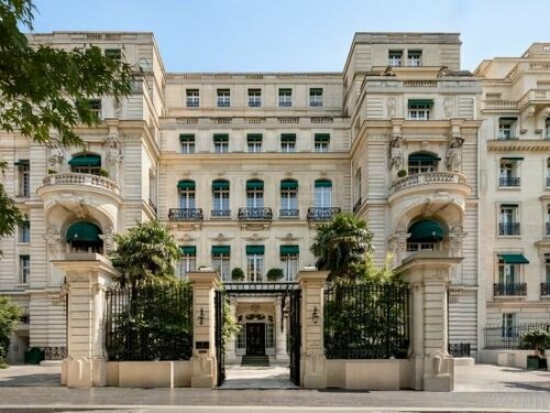 Shangri La Paris