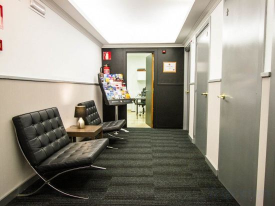Фото Hotel Moderno Barcelona