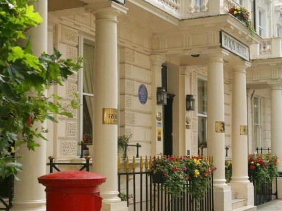 Фото Byron Hotel London
