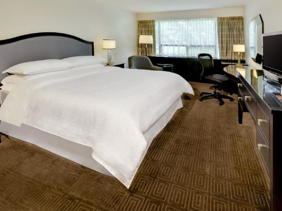 Фото Sheraton Montreal Airport Hotel