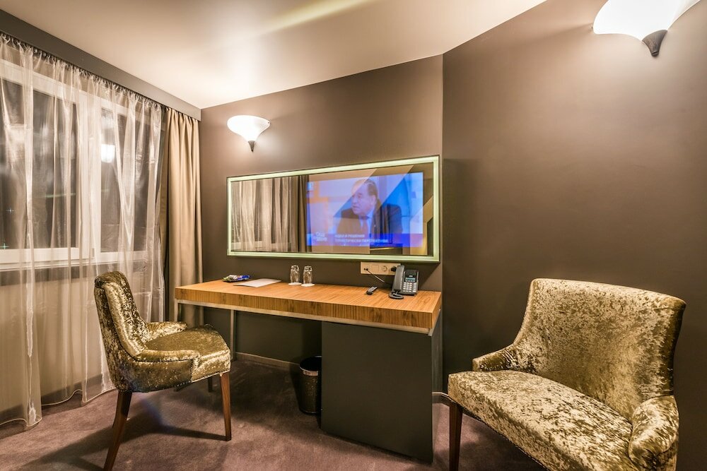 Фото All Seasons Residence Hotel