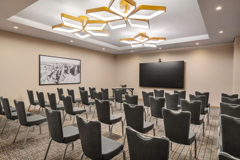 Фото Radisson Blu Riyadh Convention And Exhibition Center