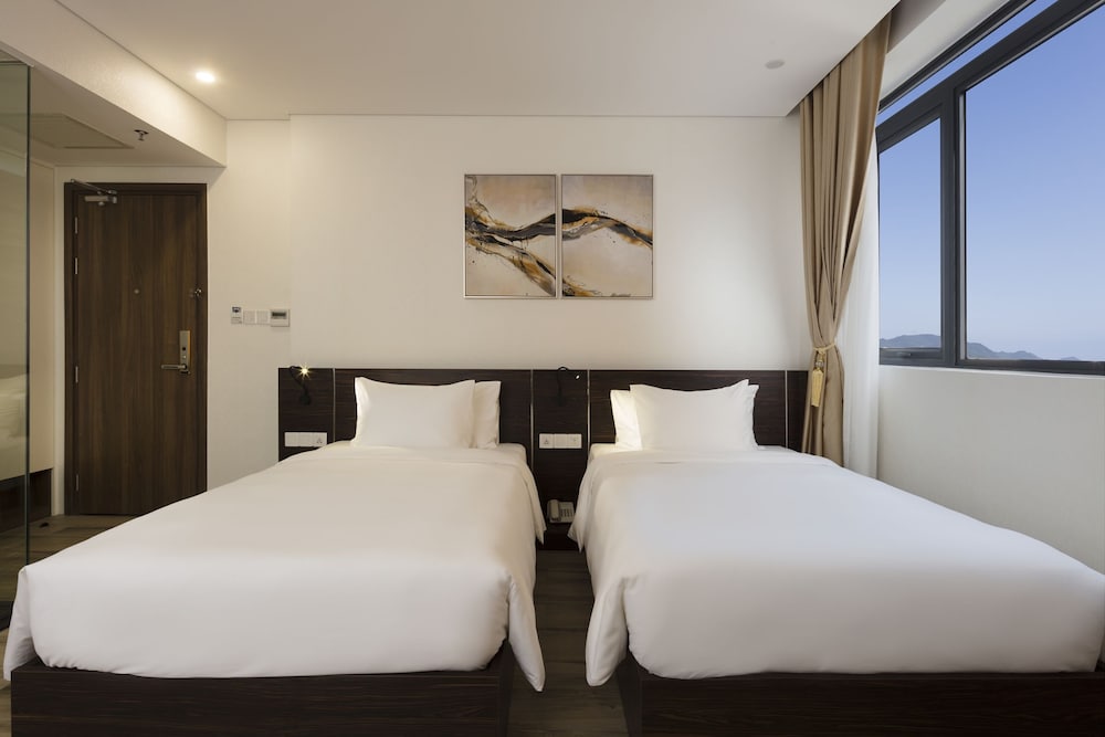 Фото Emerald Bay Hotel and SPA Nha Trang