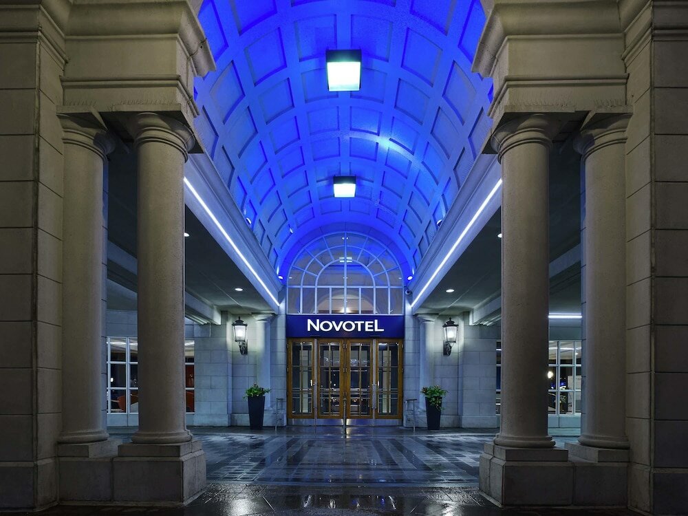 Фото Novotel Toronto Centre