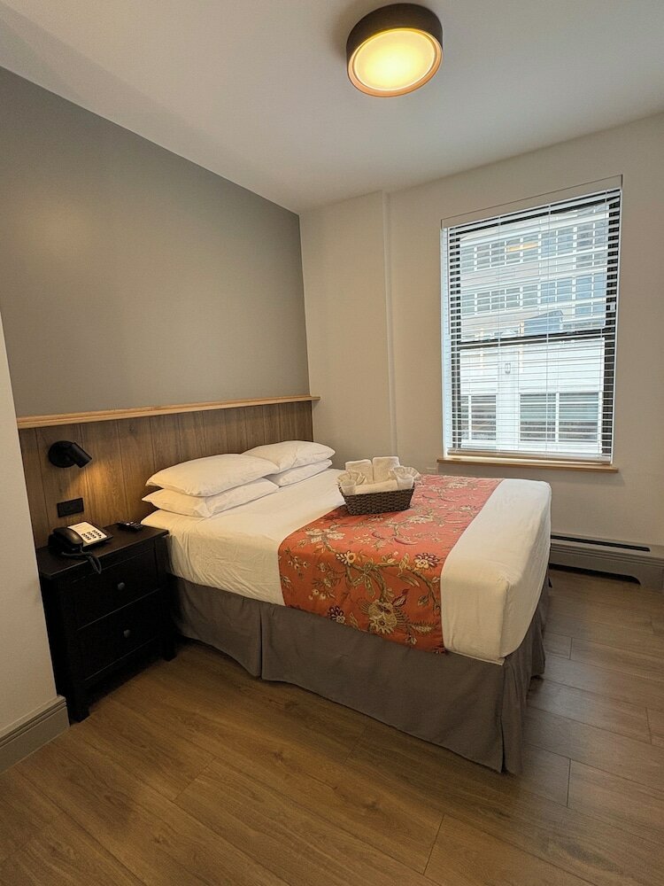 Фото Americana Inn