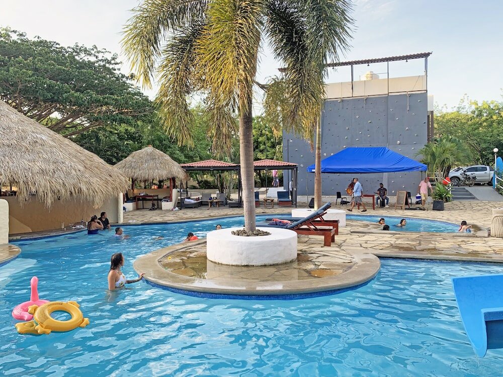 Фото Surf Ranch Hotel & Resort