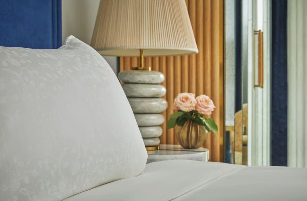 Фото The Sun Rose West Hollywood