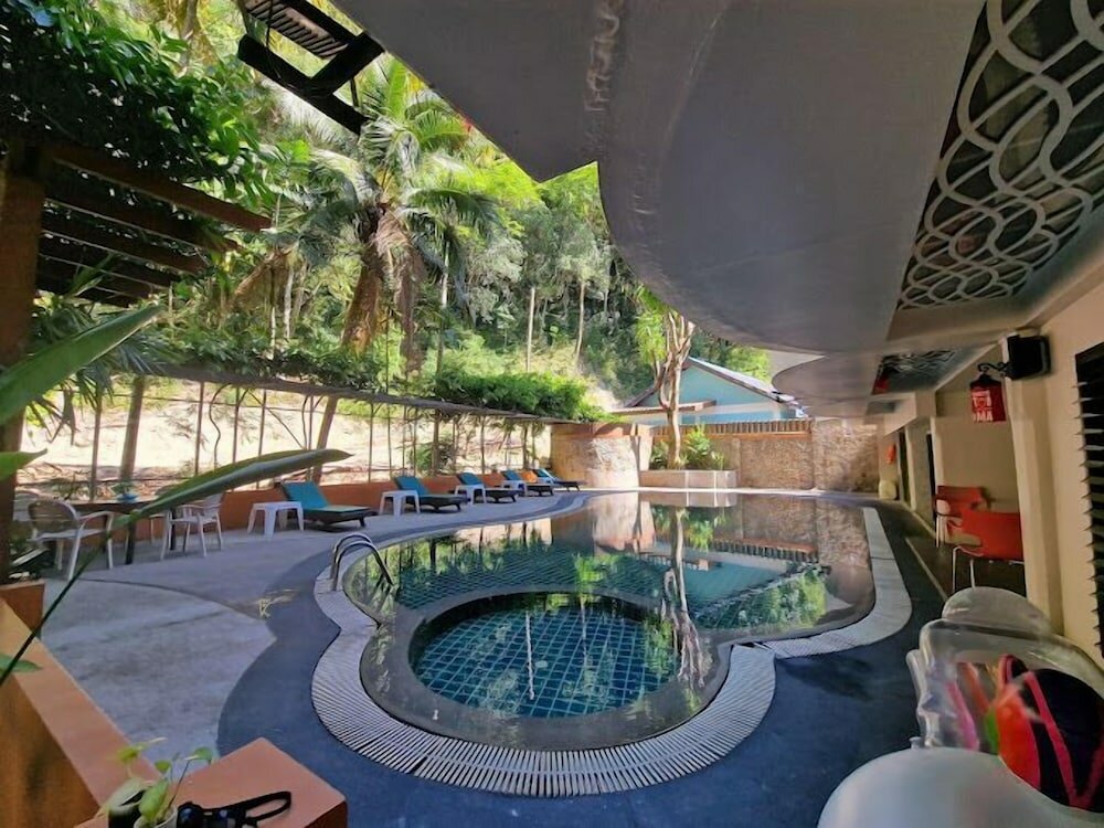 Фото Ratana Hill Patong