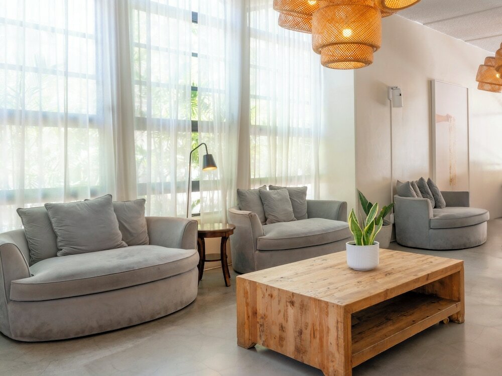 Фото Ohia Waikiki Studio Suites