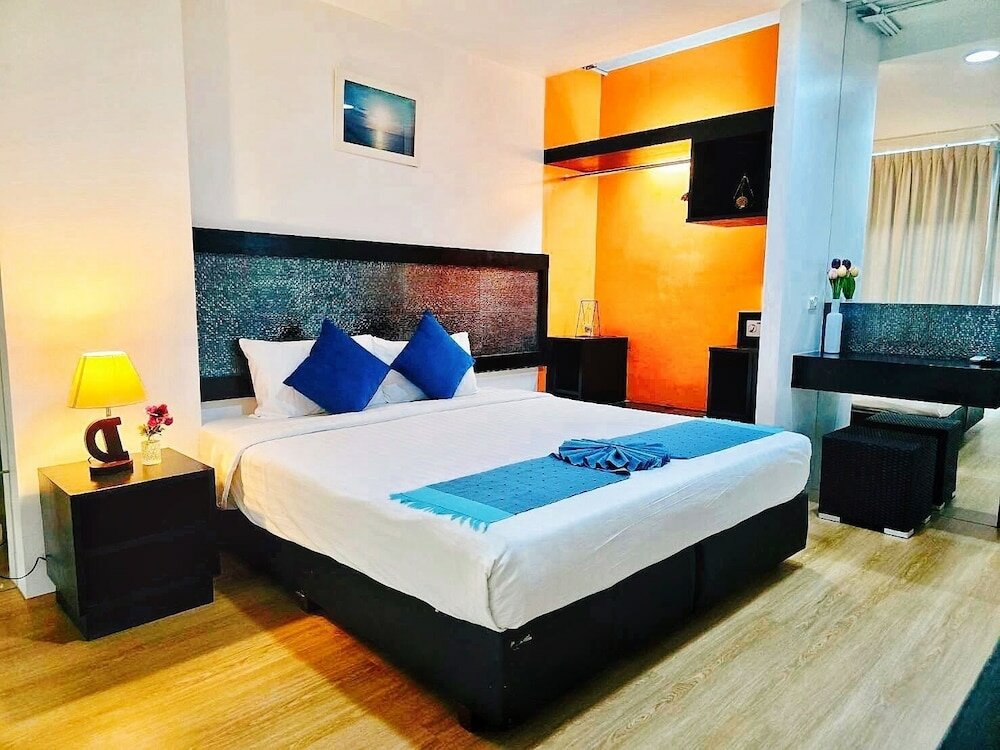 Фото RedDoorz I Talay Resort