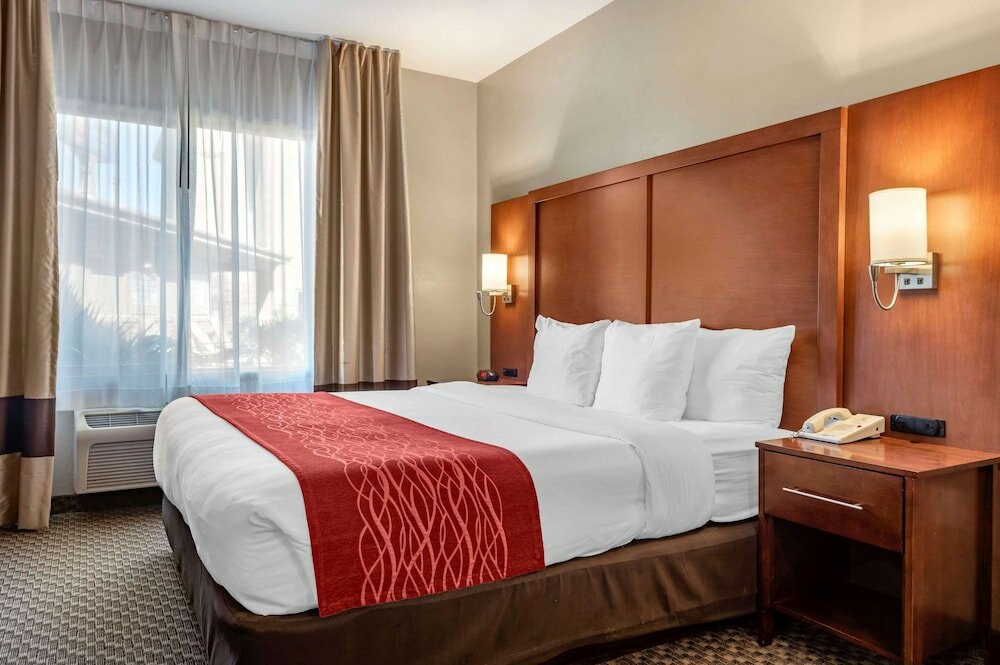Фото Comfort Inn at Convention Center