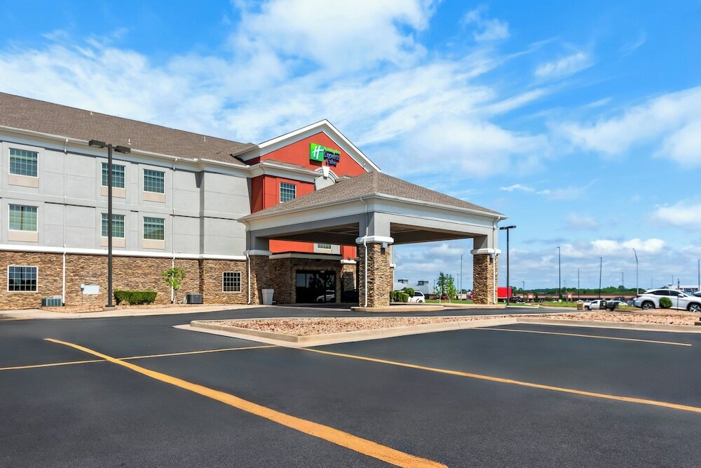 Фото Holiday Inn Express Ada, an Ihg Hotel