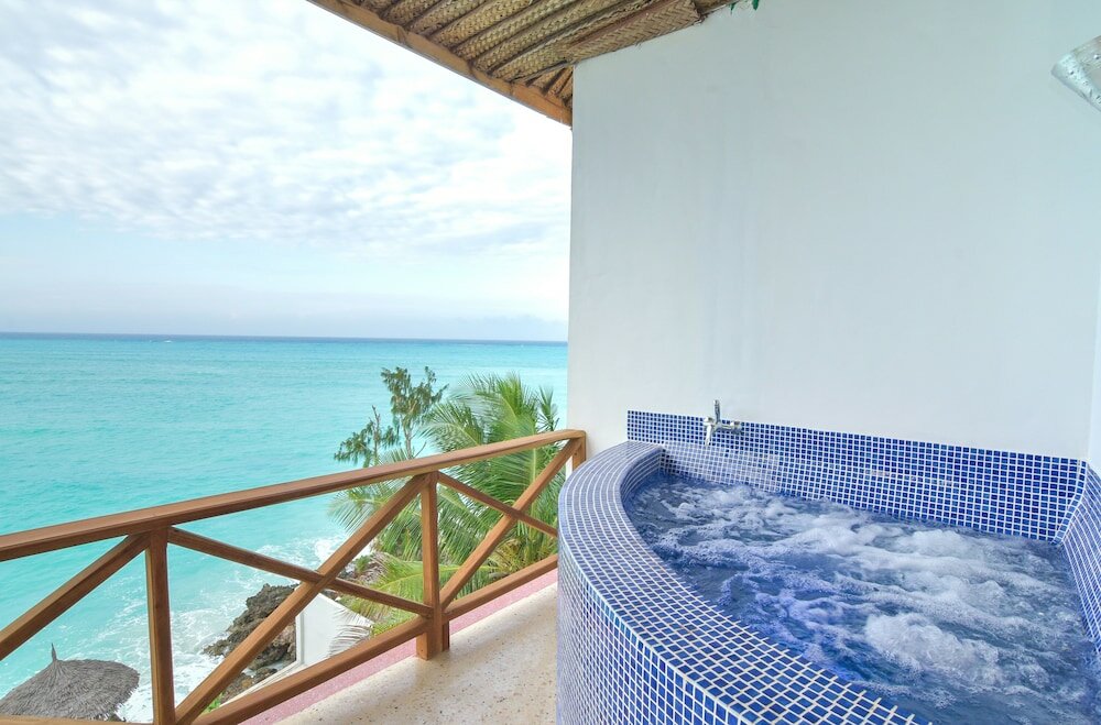 Фото Mnarani Beach Cottages