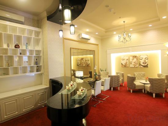 Фото Grand Darmo Suite by Amithya