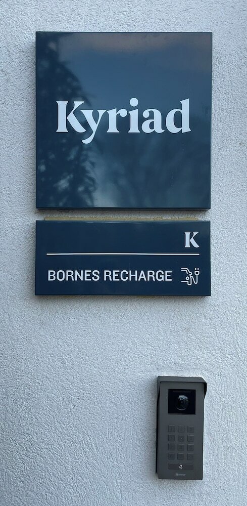 Фото Kyriad Martigues Sud