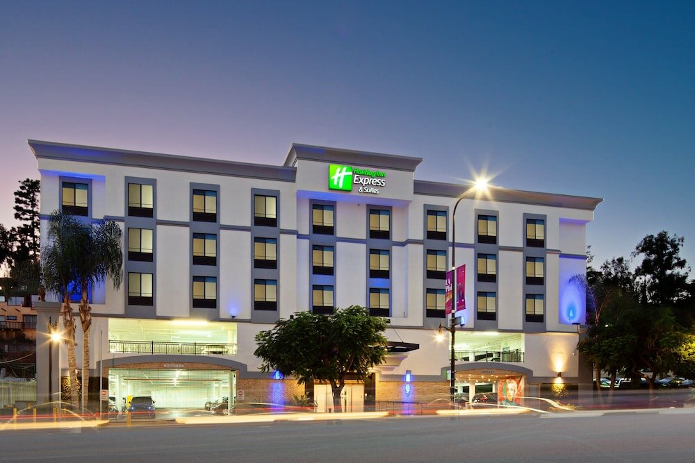 Фото Holiday Inn Express Hotel & Suites Hollywood Walk of Fame, an IHG Hotel