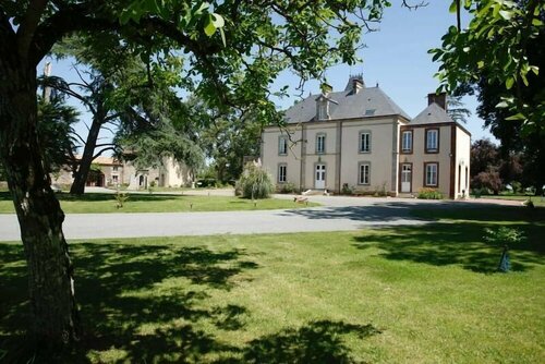 Гостиница Château de La Richerie в Ла-Роше-сюре-Йоне