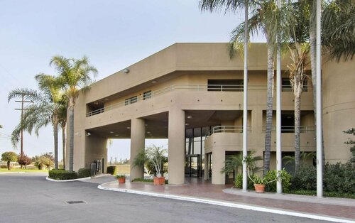 Гостиница Travelodge by Wyndham Commerce Los Angeles Area в Белл-Гарденсе