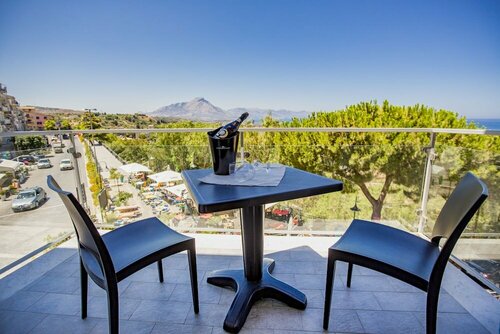Гостиница Belvedere Rent Rooms в Кампофеличе-ди-Рочелле