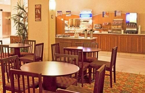 Гостиница Holiday Inn Express Hotel & Suites Port Richey, an Ihg Hotel в Спринг Хилл