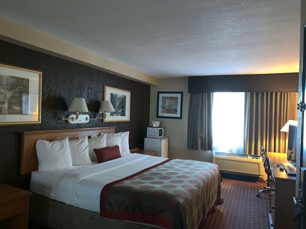 Фото Ramada by Wyndham Portland