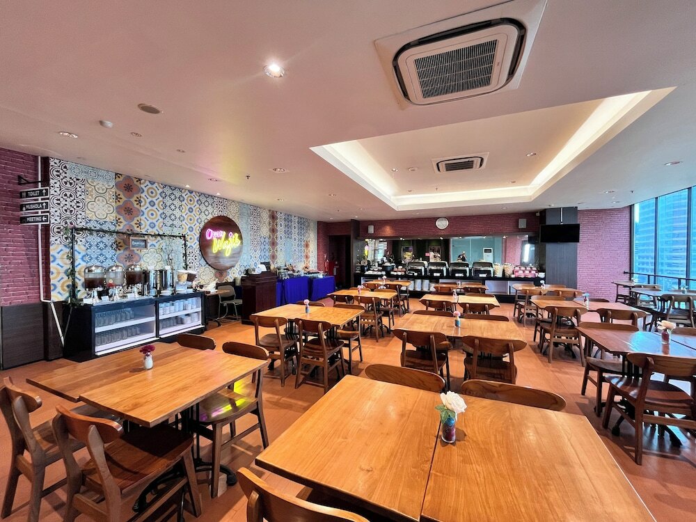 Фото Hotel 88 Embong Malang