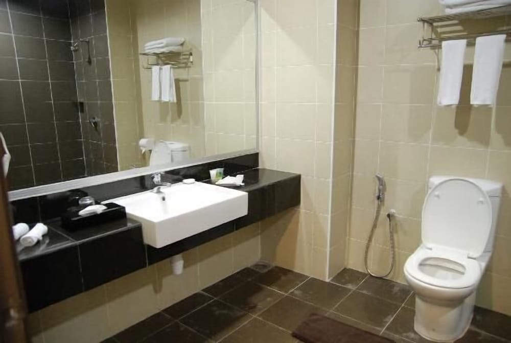 Фото Tower Regency Hotel & Apartments