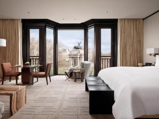 Фото The Peninsula London