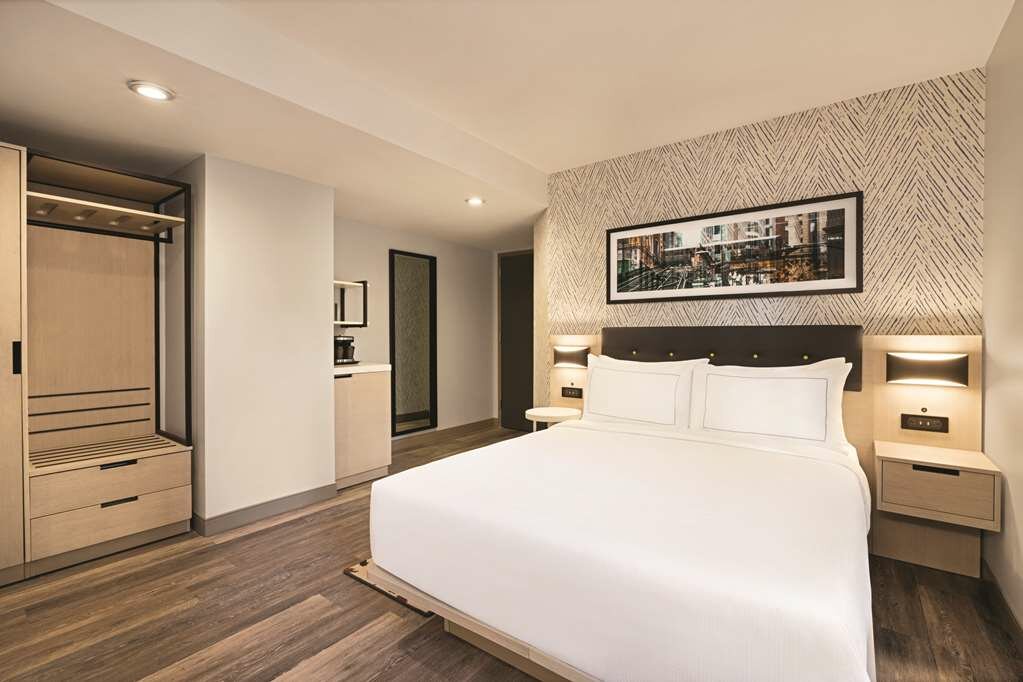 Фото DoubleTree by Hilton New York Midtown Fifth Ave