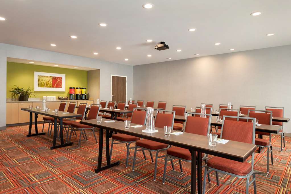 Фото Home2 Suites by Hilton Menomonee Falls Milwaukee