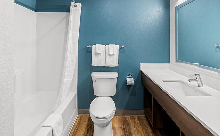 Фото Woodspring Suites Kansas City Airport